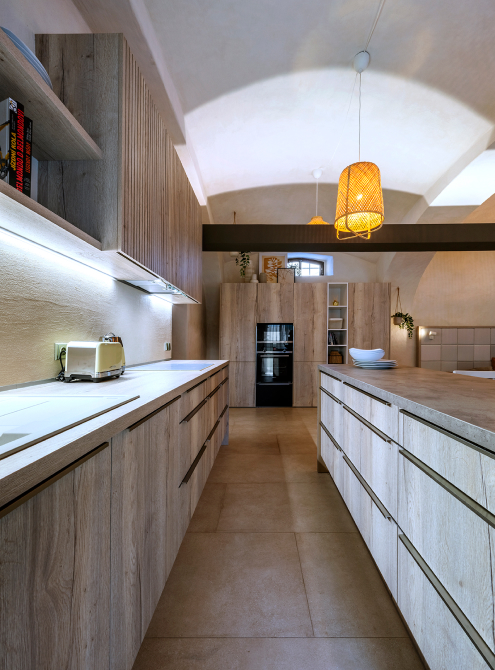 jídelní stůl na míru
